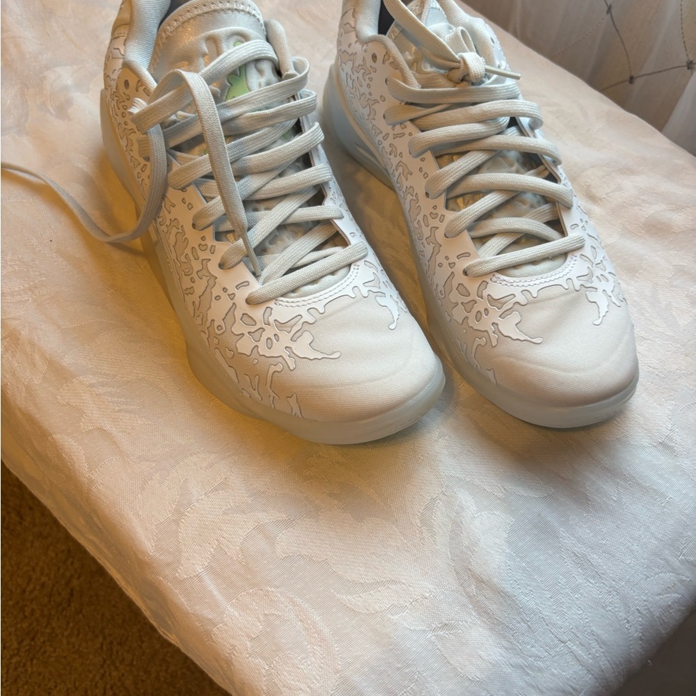 Jordan Kids White/Cream Low-Top Sneakers